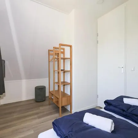 Holiday Home In Simonshaven Near Lake Beach *