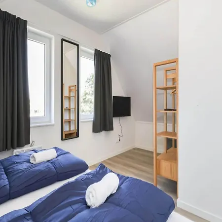 Holiday Home In Simonshaven Near Lake Beach