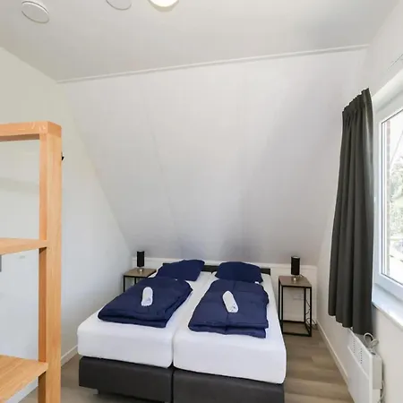 Holiday Home In Simonshaven Near Lake Beach *