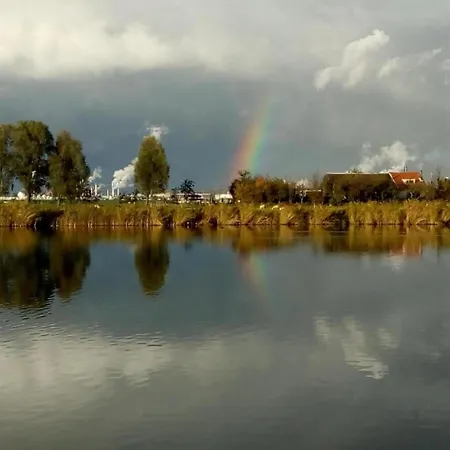 Holiday Home In Simonshaven Near Lake Beach