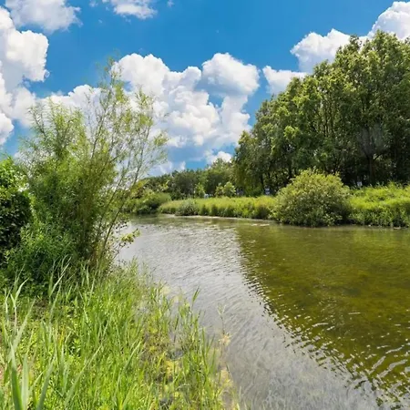 Holiday Home In Simonshaven Near Lake Beach *
